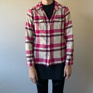 Patagonia Size 10 pink/white flannel. Lightly used. Only worn a couple of times.